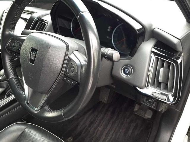 Toyota CROWN 2018 7316073-9