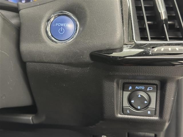 Toyota CROWN 2018 7316470-30