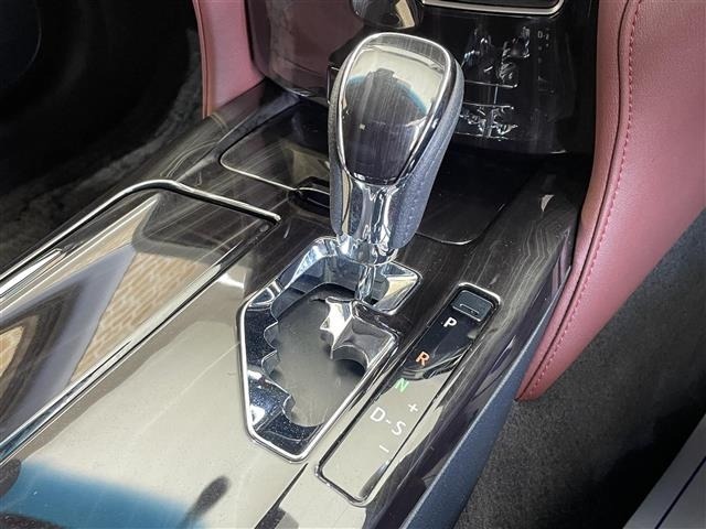 Toyota CROWN 2017 7316511-10