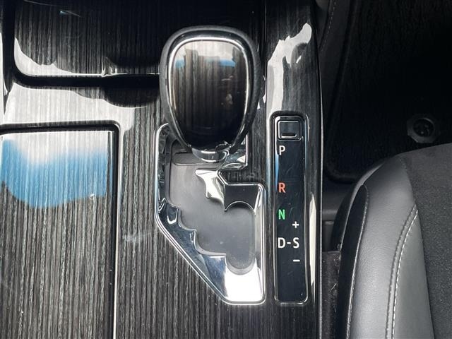 Toyota CROWN 2017 7316621-10