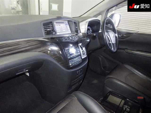 Nissan ELGRAND 2016 7303283-3