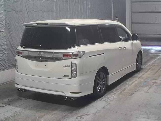 Nissan ELGRAND 2013 7303384-1