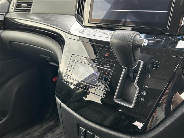 Nissan ELGRAND 2021 7304077-5