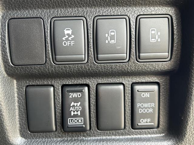 Nissan ELGRAND 2017 7304123-21