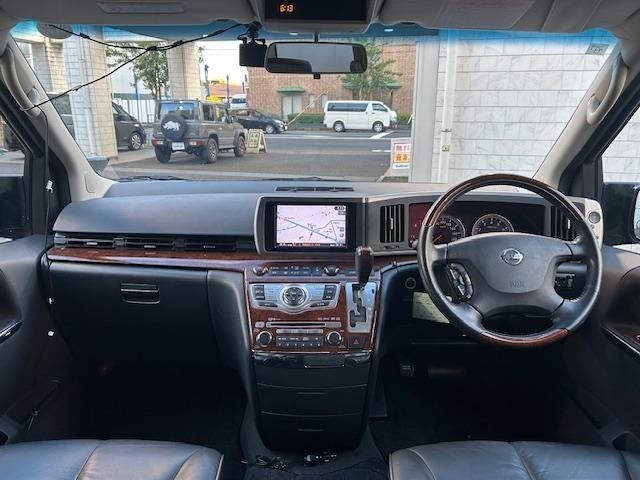 Nissan ELGRAND 2009 7304276-14
