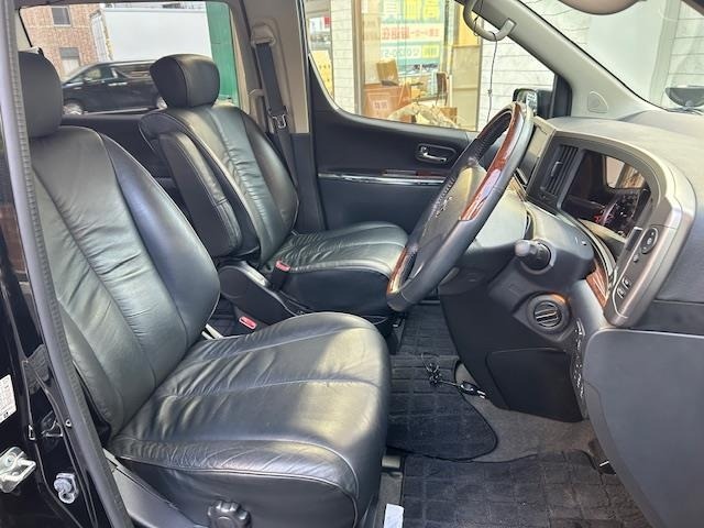 Nissan ELGRAND 2009 7304276-6