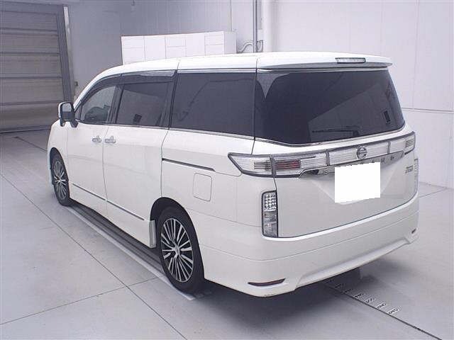 Nissan ELGRAND 2015 7304363-1