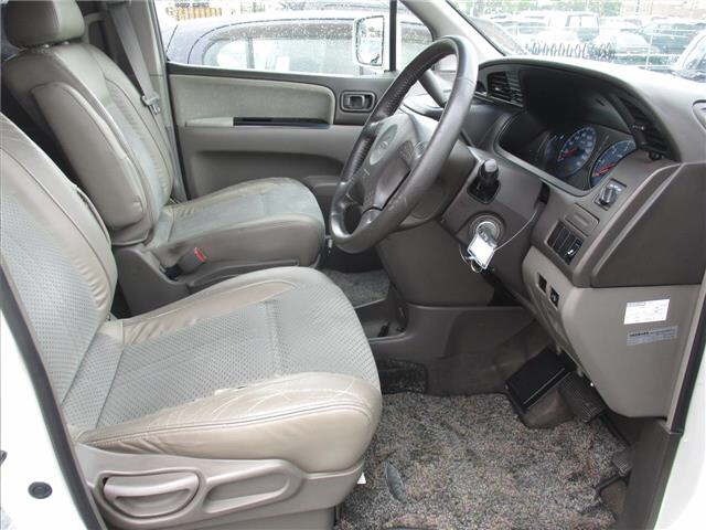 Nissan ELGRAND 2001 7304376-5