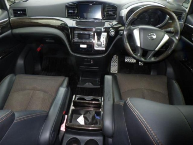 Nissan ELGRAND 2012 7304421-3