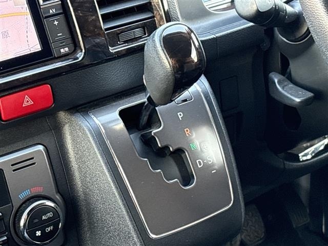 Toyota HIACE VAN 2016 7307092-10