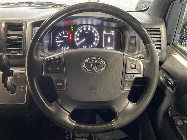 Toyota HIACE VAN 2023 7307134-17