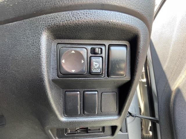 Nissan JUKE 2011 7302052-1