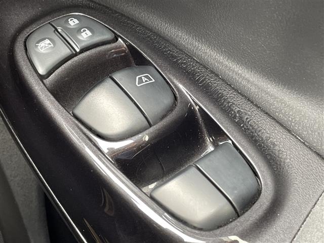 Nissan JUKE 2013 7302088-8