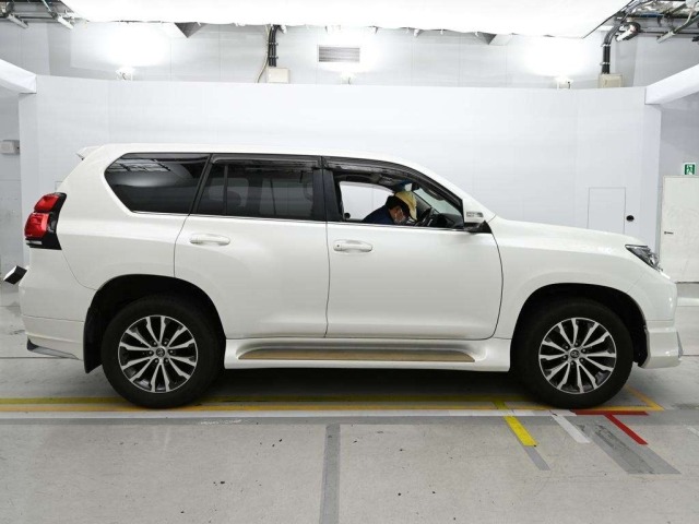 Toyota LAND CRUISER PRADO 2021 7308133-3