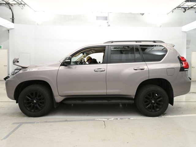 Toyota LAND CRUISER PRADO 2023 7308286-4