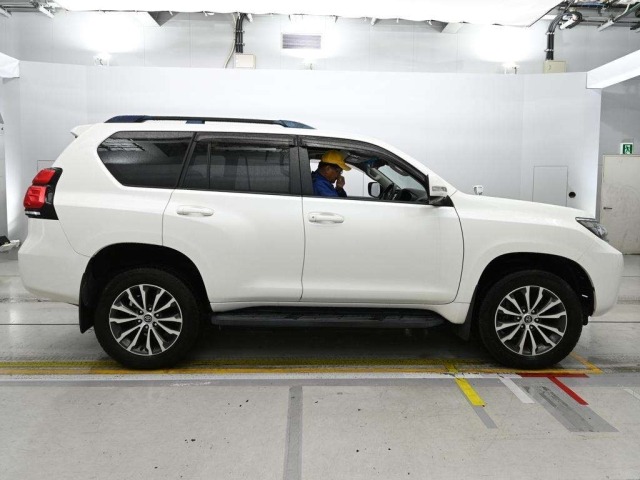 Toyota LAND CRUISER PRADO 2018 7308311-3