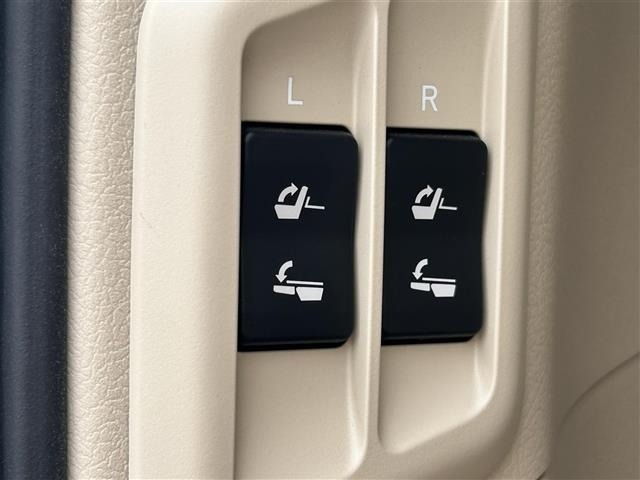 Toyota LAND CRUISER PRADO 2023 7310264-7