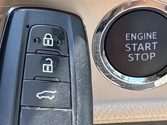 Toyota LAND CRUISER PRADO 2023 7311004-10