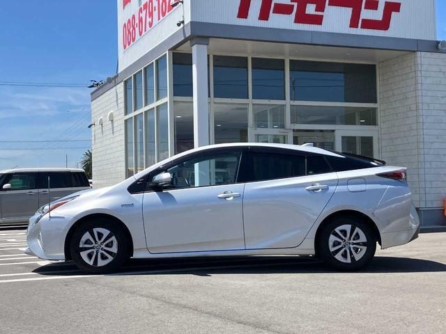 Toyota PRIUS 2016 7312134-6