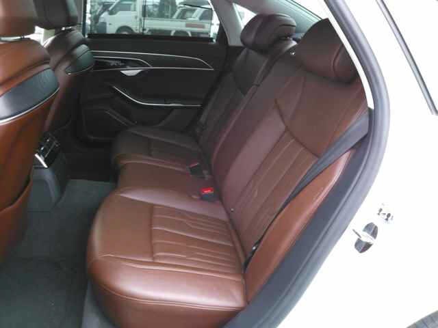 Audi A8 2019 7341174-9