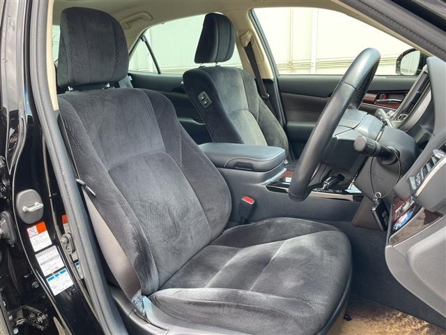 Toyota CROWN 2017 7317073-18