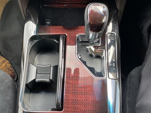 Toyota CROWN 2017 7317073-6