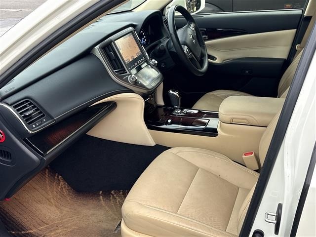 Toyota CROWN 2017 7317172-6