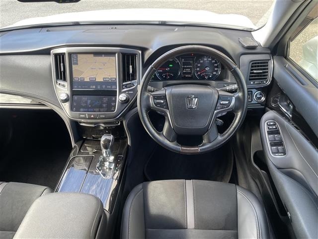 Toyota CROWN 2017 7317735-14