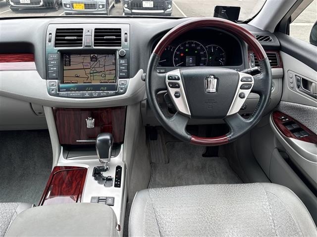 Toyota CROWN 2010 7317777-3