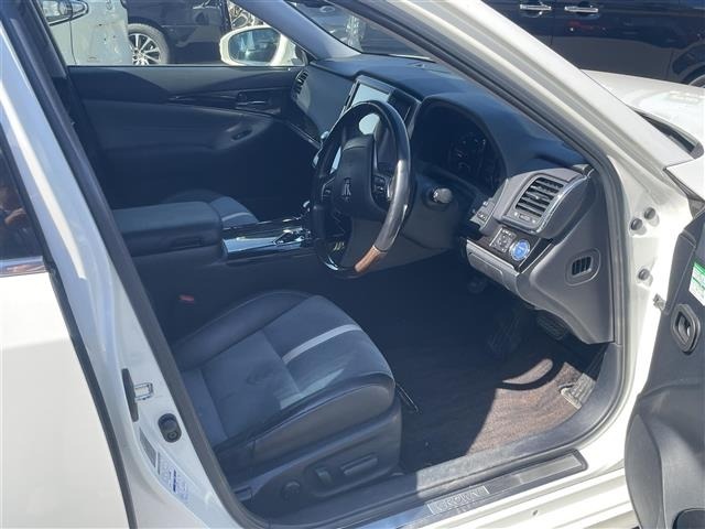 Toyota CROWN 2017 7317810-1