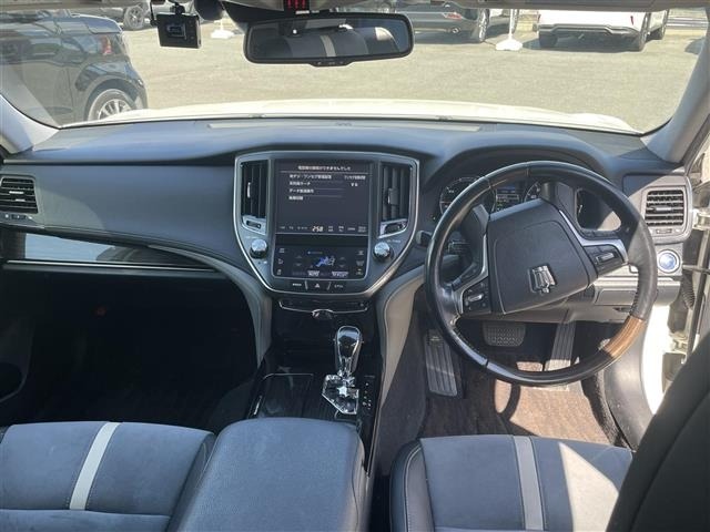 Toyota CROWN 2017 7317810-4