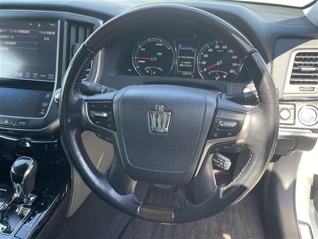 Toyota CROWN 2017 7317810-9