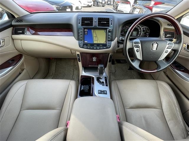Toyota CROWN 2011 7317811-15