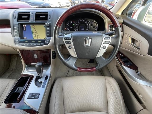 Toyota CROWN 2011 7317811-22