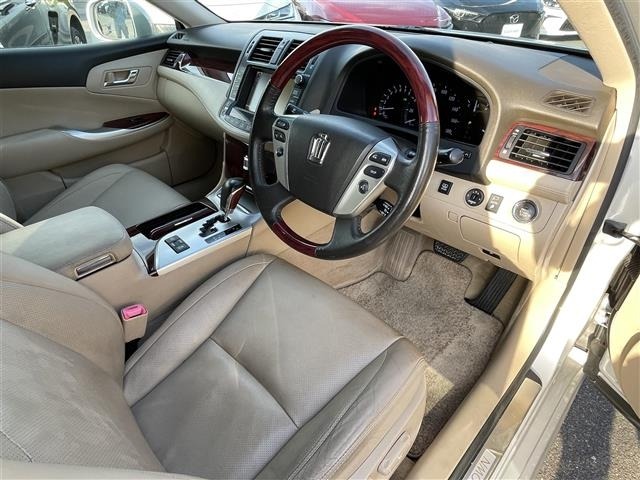 Toyota CROWN 2011 7317811-4