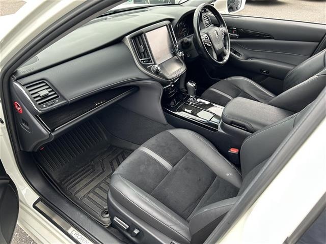 Toyota CROWN 2017 7317937-4