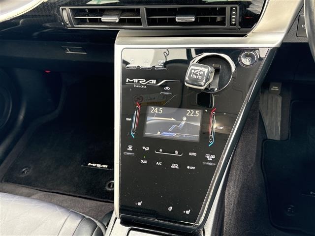 Toyota Mirai 2019 7318542-6
