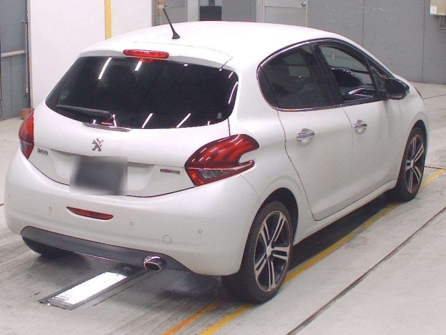 Peugeot 208 2017 7343155-1