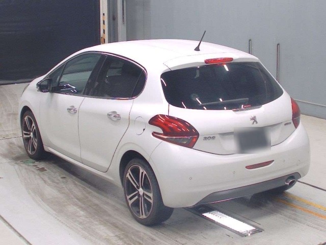Peugeot 208 2017 7343155-6