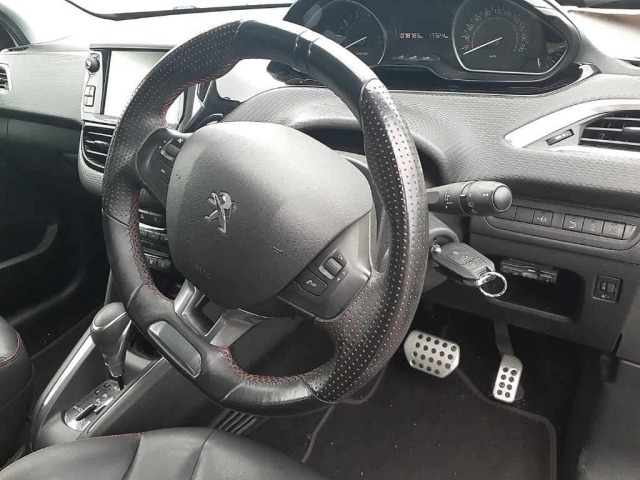Peugeot 208 2017 7343155-7