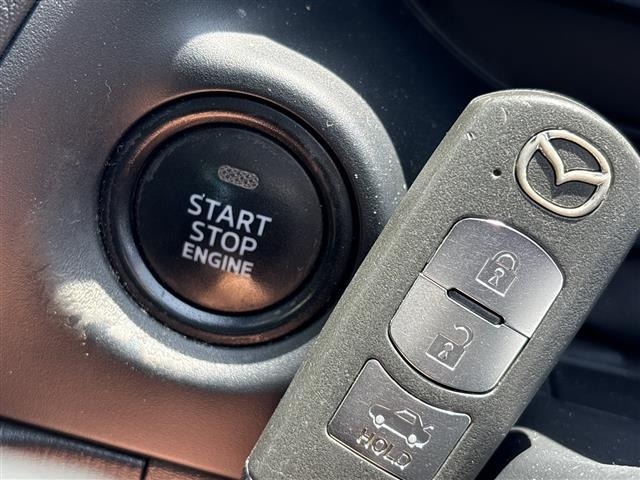 Mazda AXELA 2017 7361750-6