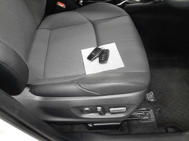 Toyota COROLLA CROSS 2023 7353930-10