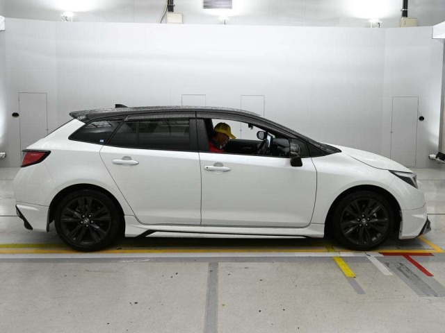 Toyota COROLLA TOURING 2023 7354354-3