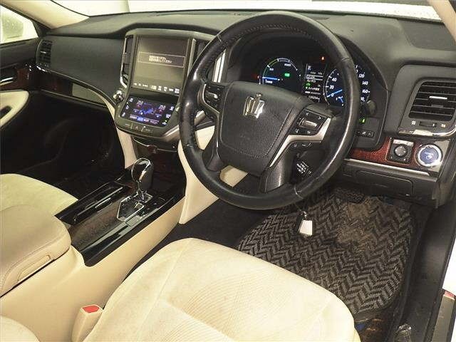 Toyota CROWN 2017 7354780-3