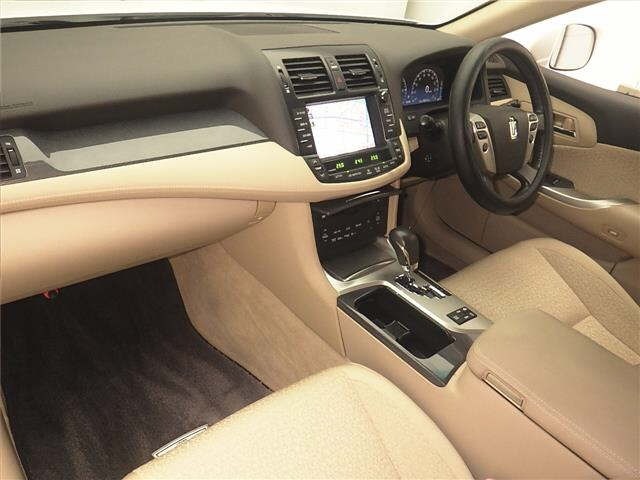 Toyota CROWN 2012 7354809-4