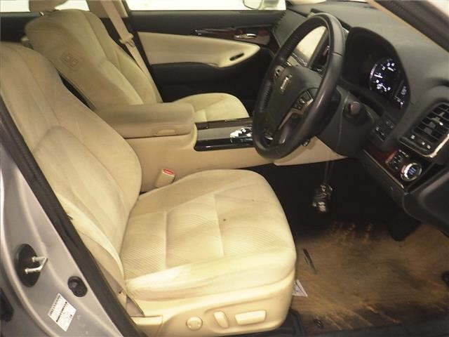 Toyota CROWN 2017 7354826-5
