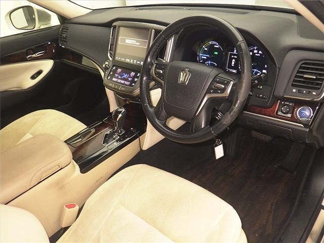 Toyota CROWN 2015 7354827-3
