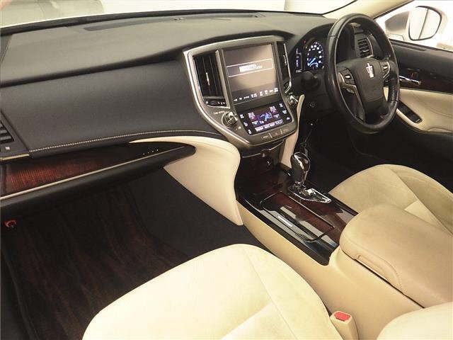 Toyota CROWN 2015 7354827-4