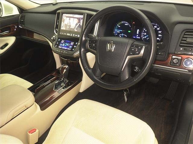 Toyota CROWN 2014 7354830-3