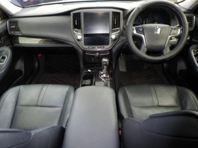 Toyota CROWN 2013 7354870-3